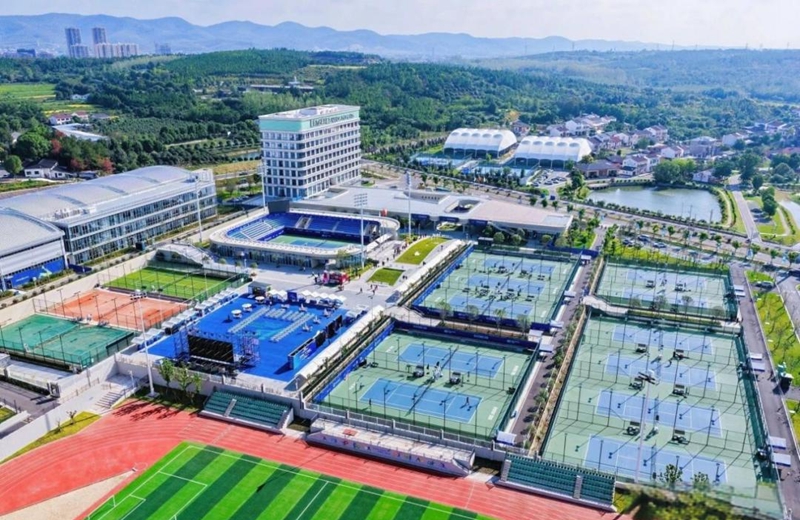 4 图为京山全国网球训练基地全景航拍图。.jpg