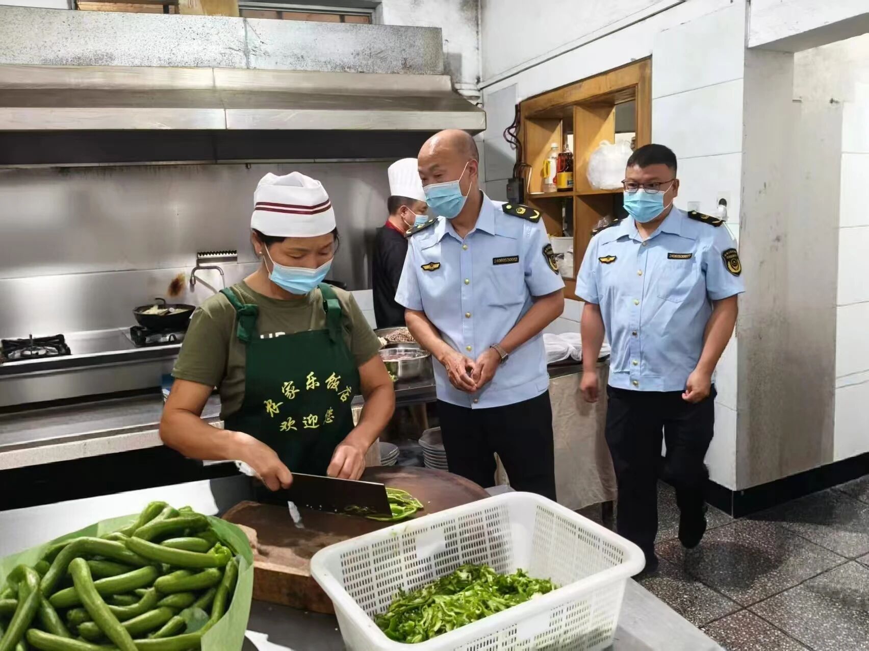 排查整治现场。