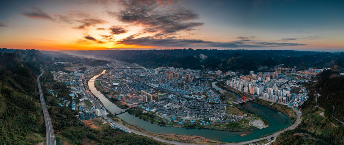 荔波县城全景。
