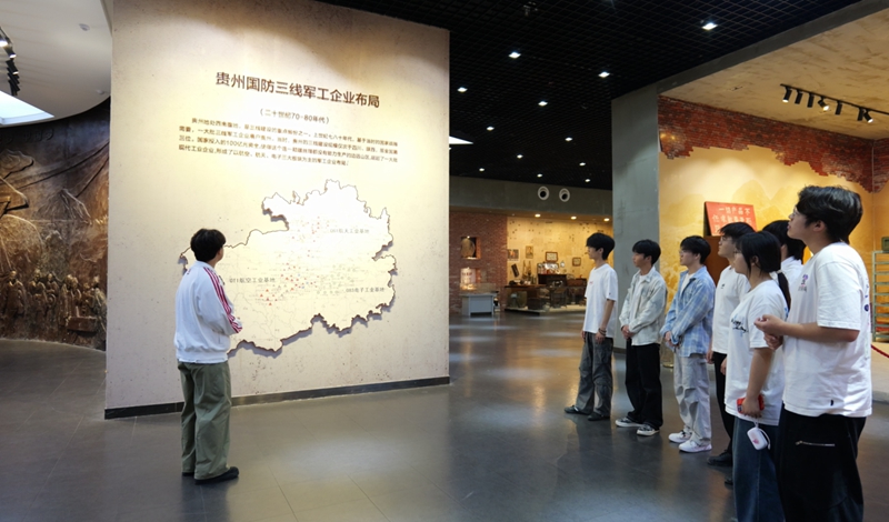 红小匠讲三线。