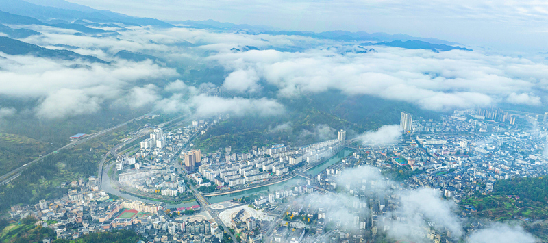 台江縣城全景。張奎攝