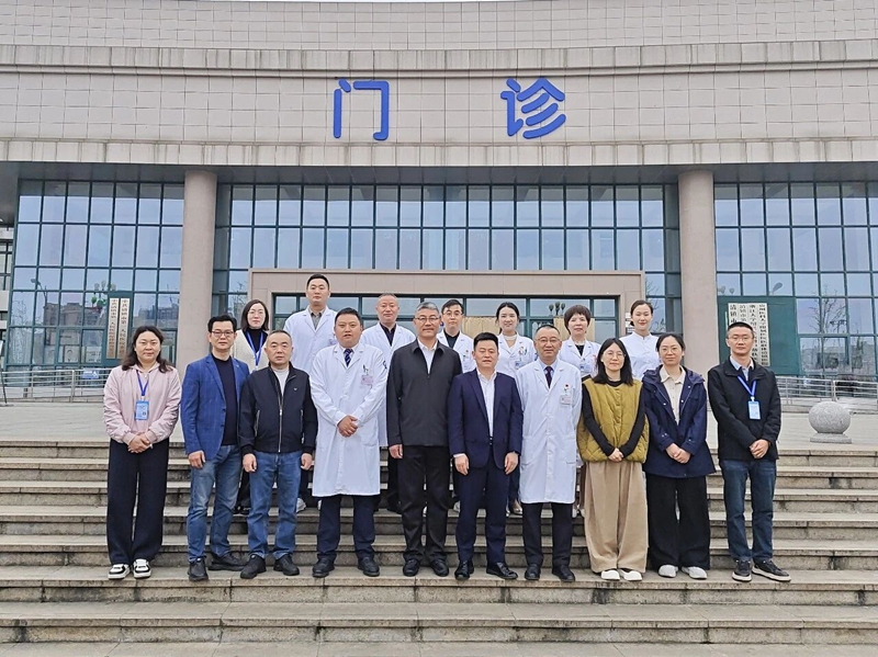 绍兴市人民医院副院长陈志良带队到清镇市一医开展帮扶指导。