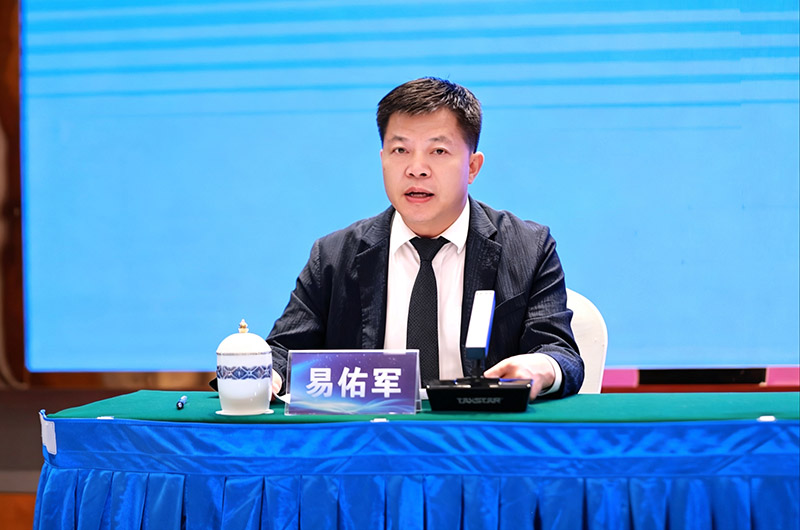 剑河县副县长易佑军。