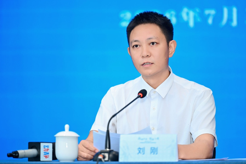 3长顺县委副书记、县人民政府县长刘刚作主题发布.jpg