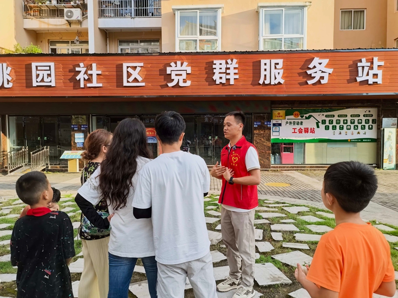5、人物专访.jpg