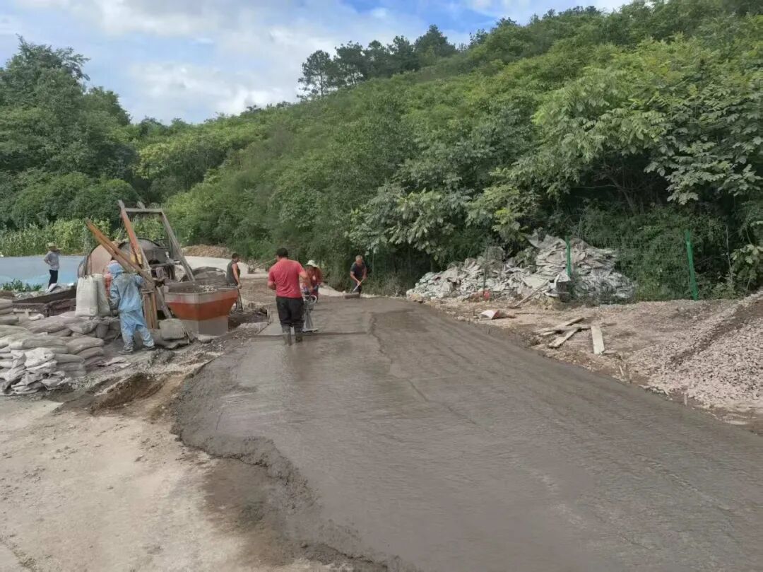 图为：建设村组路