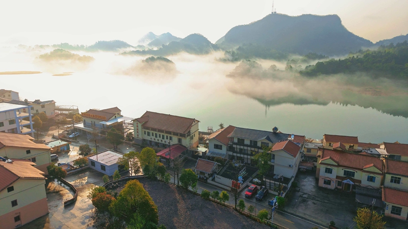 清镇市红枫湖镇大冲村晨景。受访者提供.jpg