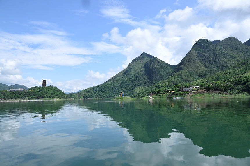 栖居棕榈岛，邂逅夏日浪漫。
