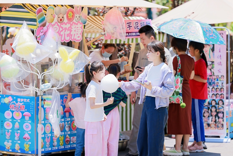 2 、夏令营活动丰富多彩。.jpg