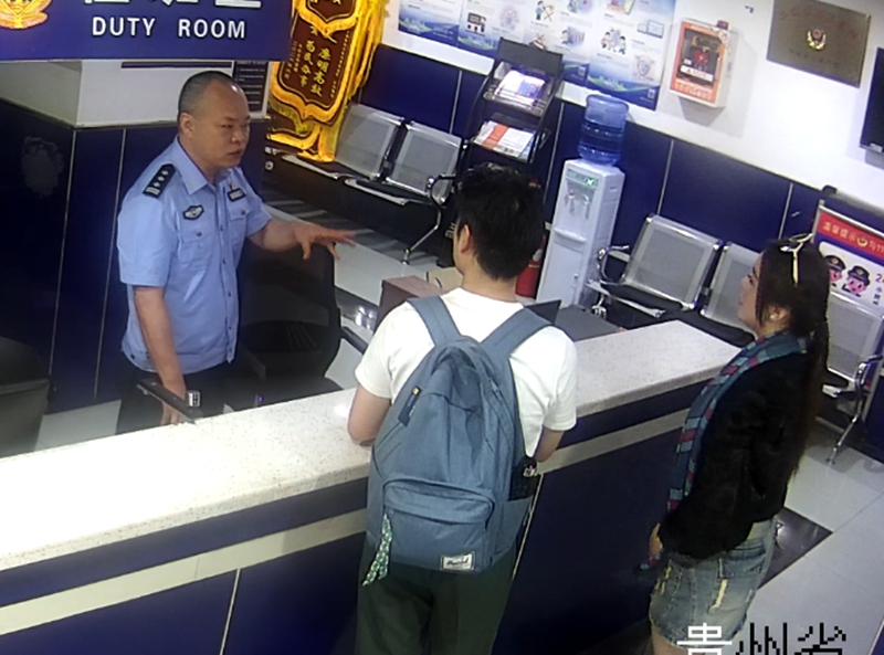 “你们真棒！”马来西亚游客点赞河滨派出所。