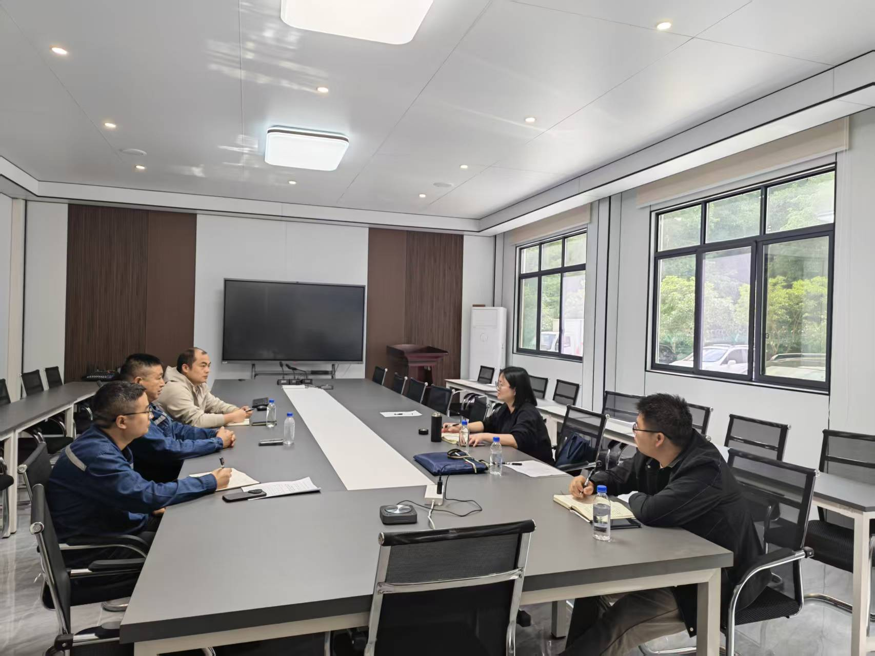 以正确政绩观领航 在笃行实干中淬炼担当本色。