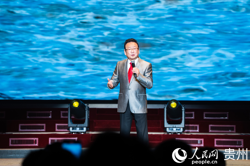 “中华民族一家亲”慰问演出现场。人民网 阳茜摄