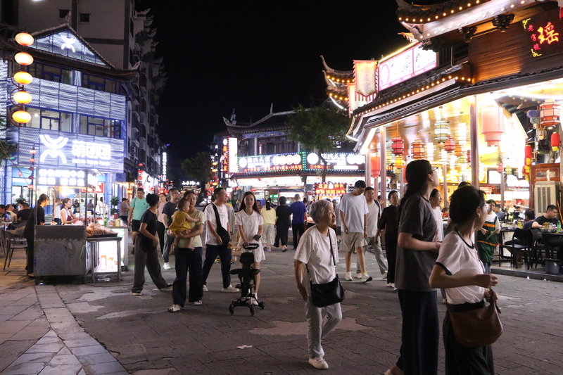荔波古镇街景。