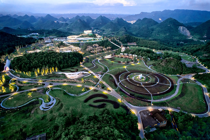 彝山花谷景区航拍.jpg