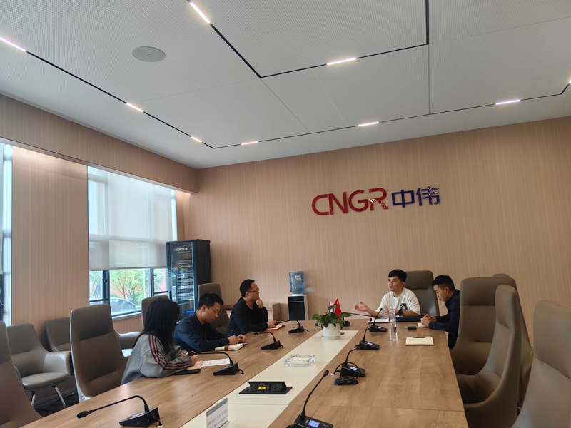 圖1為到中偉企業宣講人才政策