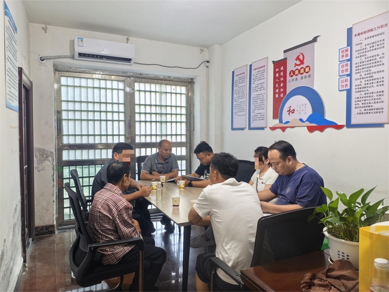 息烽县小寨坝镇开展干部接访。