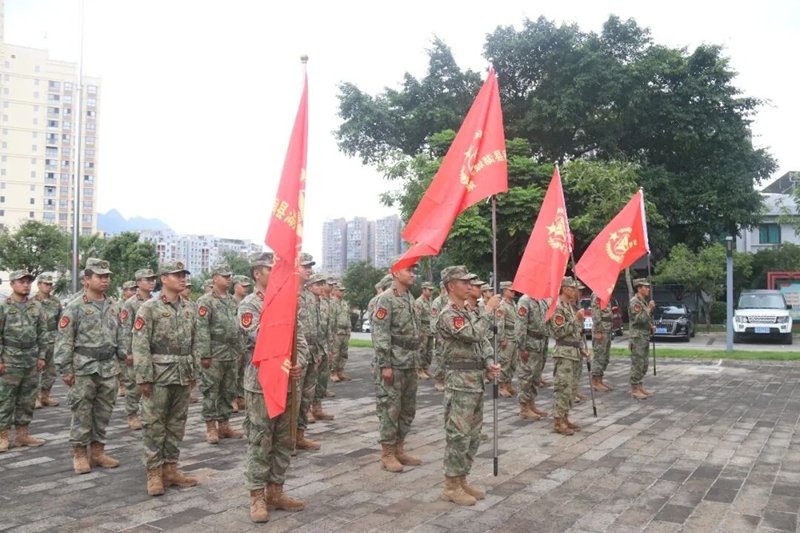罗甸县湖城兵先锋应急救援服务队.jpg