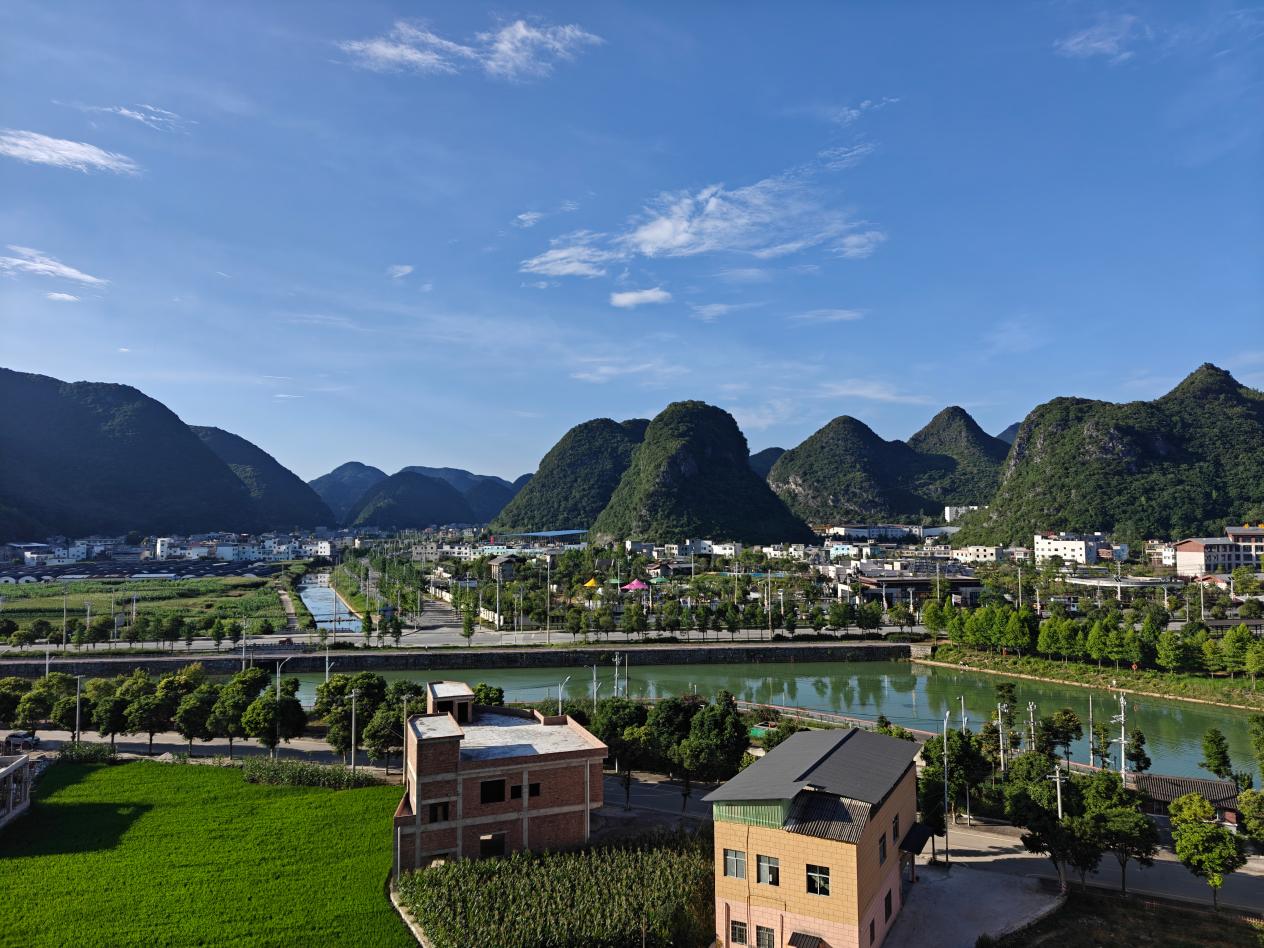黄鹤营村。