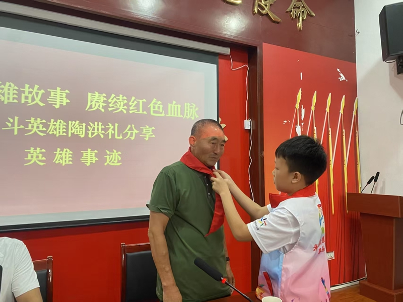 貴州息烽暑期托管課堂來了位戰斗英雄 (1)