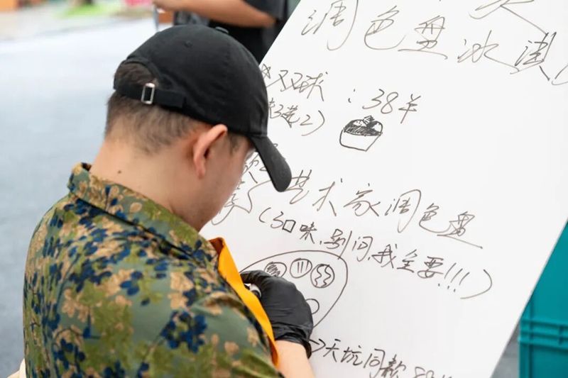 艺厂咖啡戏剧节现场。
