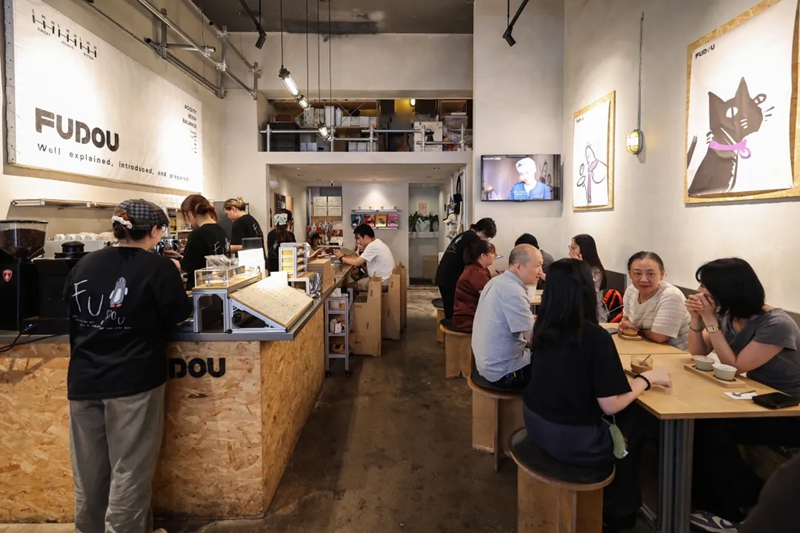 胡豆咖啡店內場景。