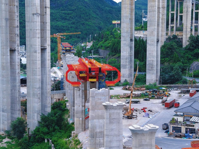 贵州铜仁:抢抓黄金施工期重点交通项目建设全速提速(图5)