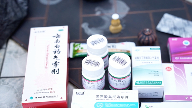 医疗服务点内配备了免费使用的常见病治疗药品.jpg