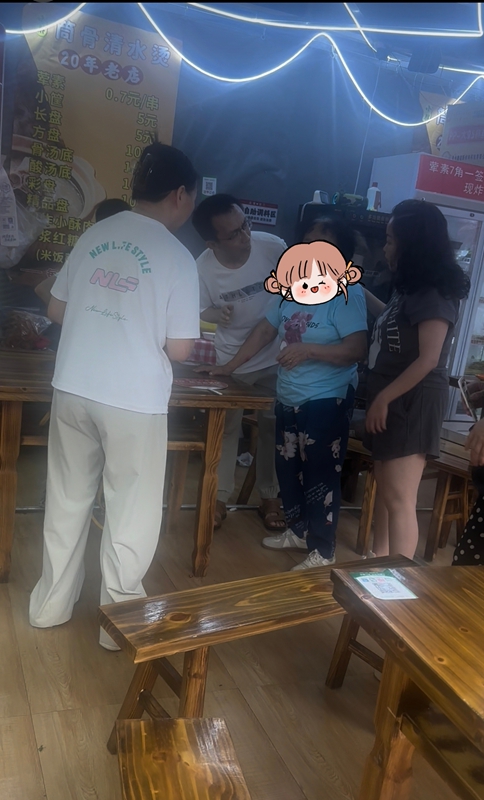 2、安抚游客。.jpg