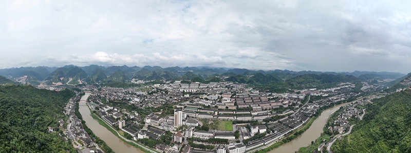 5、茅台镇全景。.JPG