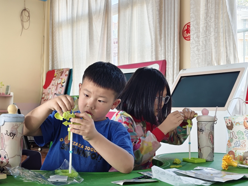 图书馆开展科普活动现场图片 (1).jpg