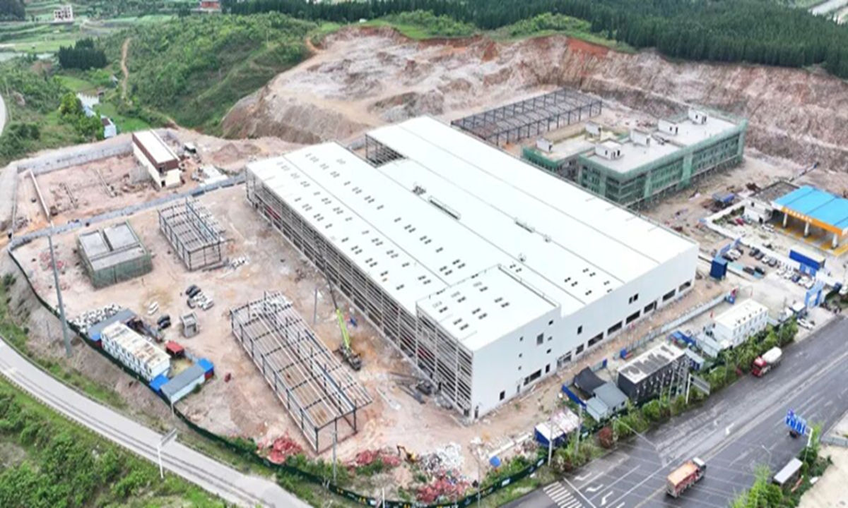 德普新材料项目建设现场。