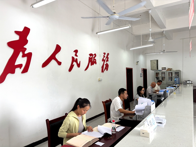 1、便民窗口暖人心。习水县融媒体中心供图