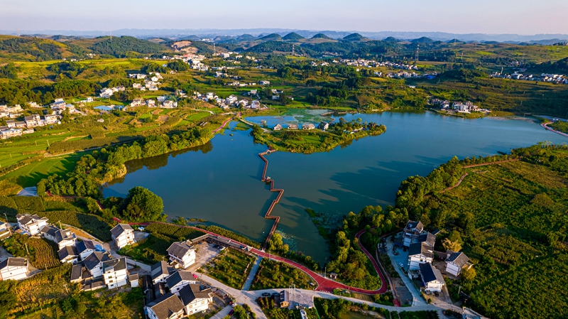 8月23日，貴州省黔西市林泉鎮海子社區鄉村美景。