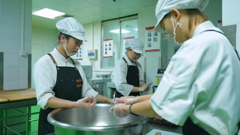 2、制作福小饼。.jpg