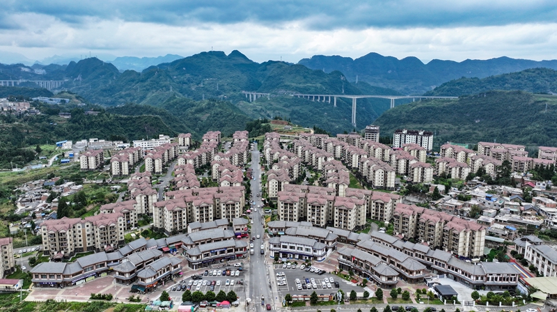 2026年8月18日，航拍贵州省毕节市纳雍县宣慰街道宣慰社区易地移民搬迁安置点。 杨英 摄.jpg