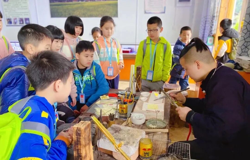 黔东南打造实景课堂推动暑期研学游由热向好。