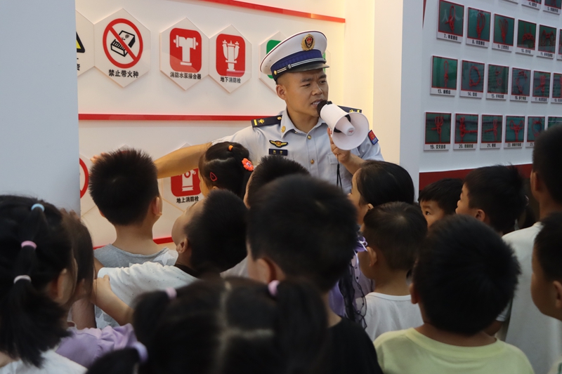 安全知识互动小课堂。