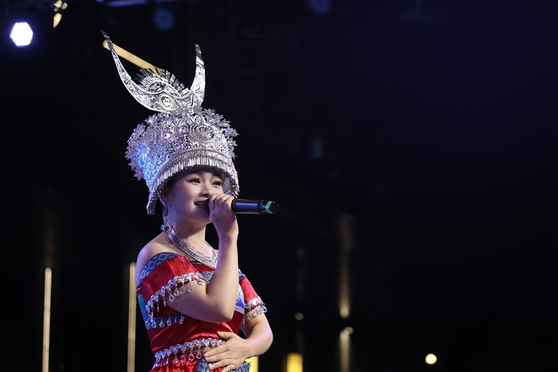 6、精彩演出 。