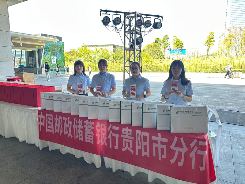 2、服务现场。