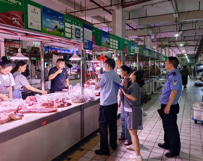 手机扫一扫，猪肉“身世”全知道。