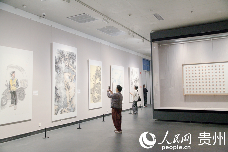 画展现场。人民网记者 龙章榆摄