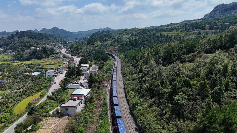 沿線鐵路航拍。