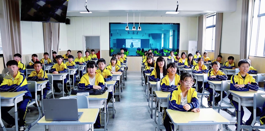 學生正在上課。