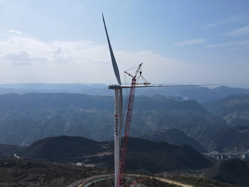 坐落於曉景鄉苦竹村的沿河首個風力發電場建成投用。
