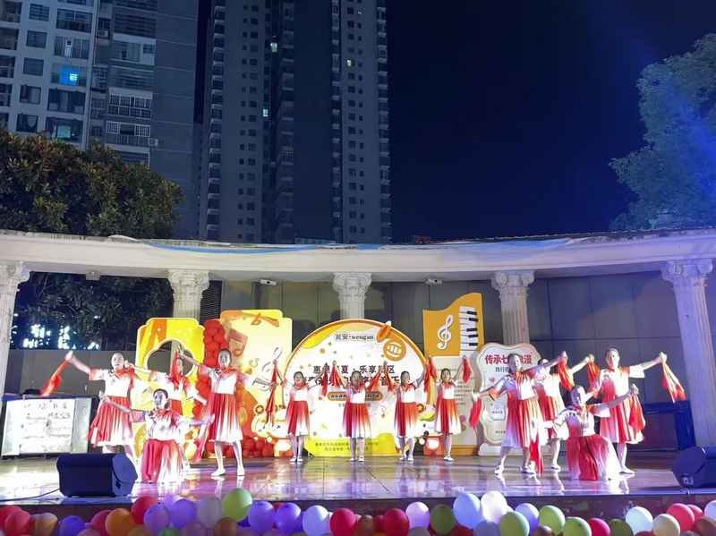 欢乐购路边音乐会主题活动现场。