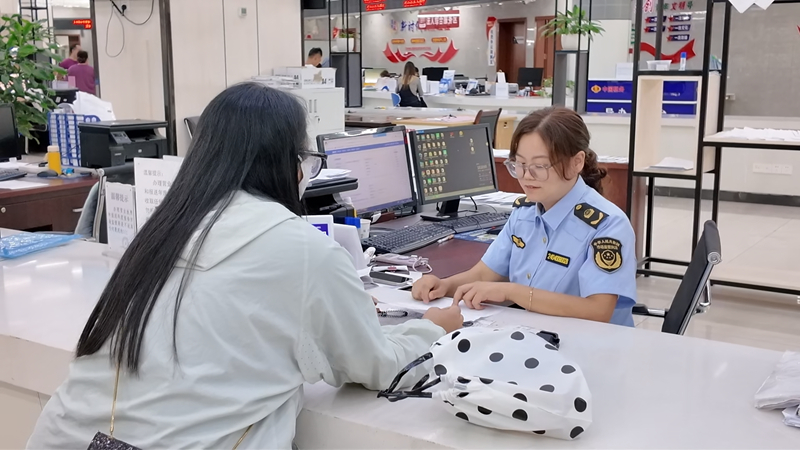 安顺经开区市场监管局持续深化商事登记便利化改革。