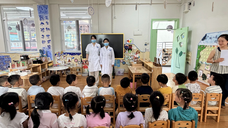 观山湖区第一幼儿园爱牙日党建活动。