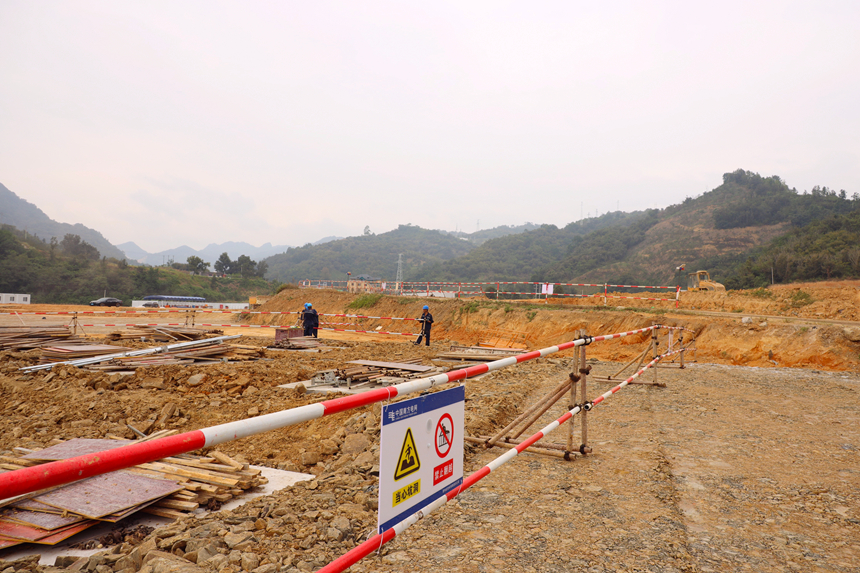 500千伏望谟变电站建设一角。