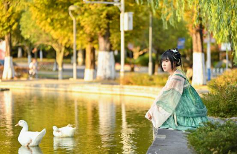 1、白云湖畔。.jpg