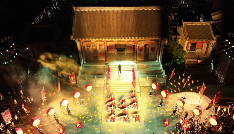2026梵淨山（非遺）戲劇季開幕式暨中秋詩會現場。陳鳳強攝